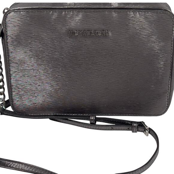 Michael Kors Zip Around Silver Metallic Textured Crossbody Bag Adj Strap - Picture 1 of 16